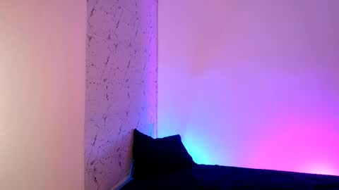 Lorian Vikel  online show from February 2026 10:44:01 PM