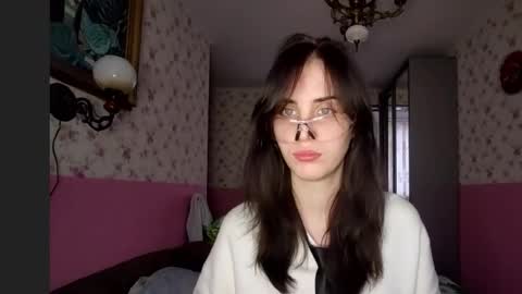 Kira online show from December 2025 07:14:02 AM