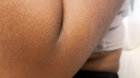 Snapshot of lou_rosse chatting on December 2024 05:59:02 PM Lou Rosse online show from December 2024 05:59:02 PM