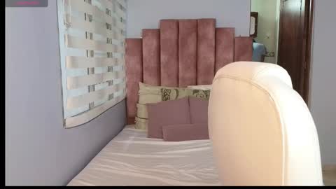Snapshot of lou_rosse chatting on February 2025 08:45:02 PM Lou Rosse online show from February 2025 08:45:02 PM