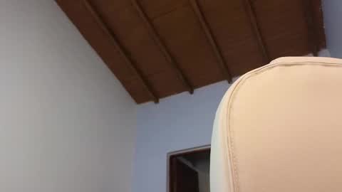 Snapshot of lou_rosse chatting on February 2025 08:26:01 PM Lou Rosse online show from February 2025 08:26:01 PM
