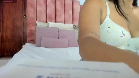Snapshot of lou_rosse chatting on September 2025 09:27:02 PM Lou Rosse online show from September 2025 09:27:02 PM