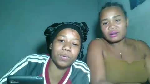 louane98 online show from April 2026 07:00:01 PM