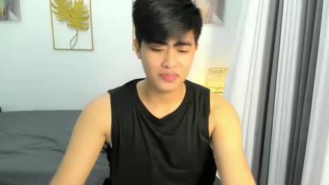 Snapshot of louie_cute_asian chatting on February 2025 05:13:01 AM Kylie online show from February 2025 05:13:01 AM