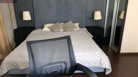 louie_evans online show from September 2025 09:05:02 PM