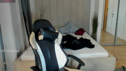 louie_evans online show from September 2025 03:39:02 PM