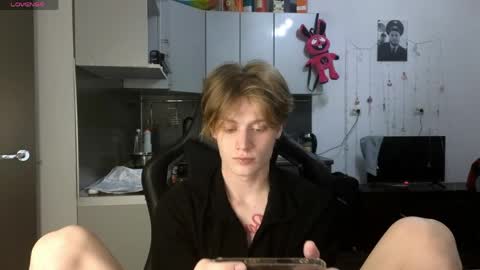 louie_evans online show from March 2026 11:26:02 PM