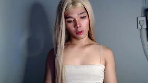 louilalicious online show from March 2025 06:58:01 AM