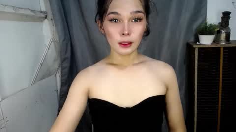 louilalicious online show from September 2025 04:34:02 AM