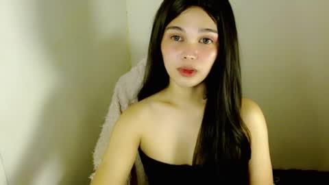 louilalicious online show from November 2025 12:22:01 AM