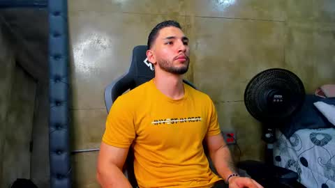 Louis online show from March 2025 09:18:02 PM