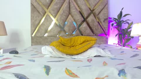 Louis Valdz online show from December 2024 11:45:01 PM