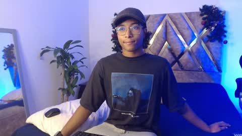 Louis Valdz online show from December 2024 01:49:02 PM