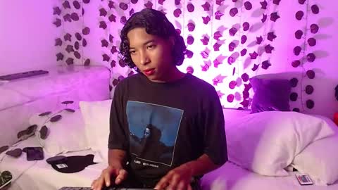 Louis Valdz online show from March 2025 08:32:01 PM