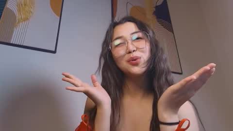 Kim online show from May 2026 07:11:02 PM