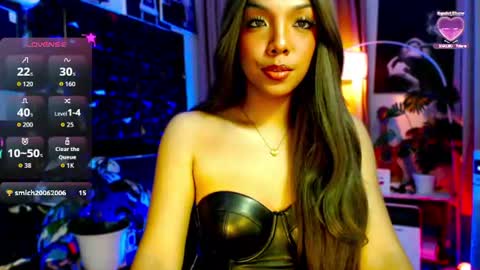 Snapshot of louisassy chatting on June 2026 03:25:01 AM Louisa online show from June 2026 03:25:01 AM