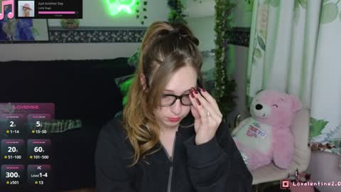 Snapshot of lovalentine chatting on December 2024 05:15:01 AM Lo Valentine online show from December 2024 05:15:01 AM