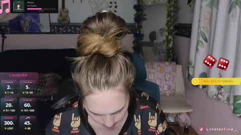 Snapshot of lovalentine chatting on September 2025 06:13:02 AM Lo Valentine online show from September 2025 06:13:02 AM