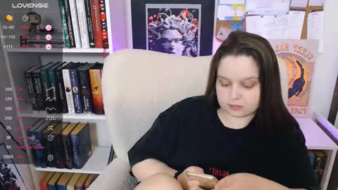 Snapshot of lovbess chatting on February 2026 11:05:02 PM Mia online show from February 2026 11:05:02 PM