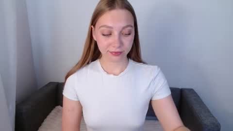 Snapshot of love_bella_ chatting on July 2026 12:50:02 AM love bella online show from July 2026 12:50:02 AM