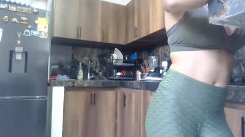 Nina online show from October 2025 04:57:02 PM