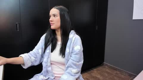 Kristen LoveBerry online show from November 2025 12:57:02 AM