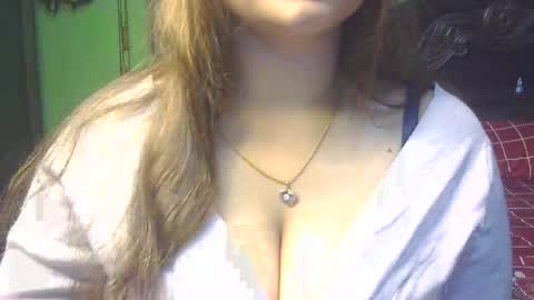 Snapshot of love_luna_angel chatting on February 2025 08:44:02 PM Luna online show from February 2025 08:44:02 PM