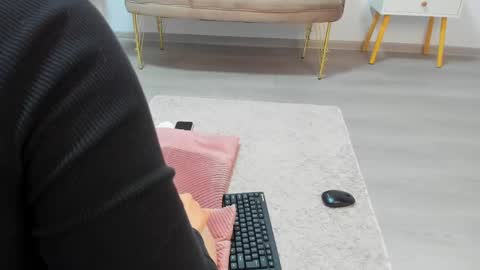 Snapshot of love_mexoxo chatting on May 2026 05:35:02 AM Andreea online show from May 2026 05:35:02 AM