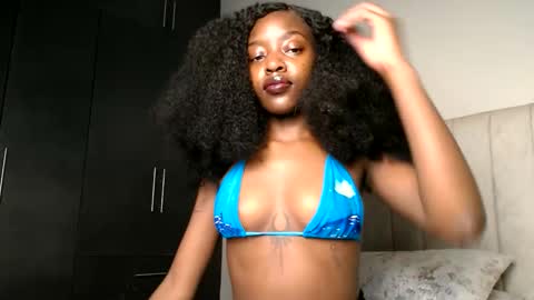 Snapshot of love_miah chatting on May 2026 02:40:01 AM Miah online show from May 2026 02:40:01 AM