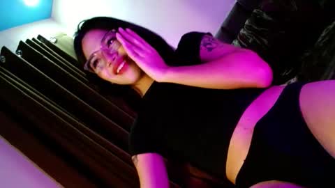 Seren online show from October 2025 10:32:02 AM