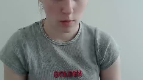 Vivian online show from November 2025 11:42:02 AM