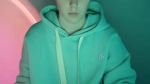 Vivian online show from November 2025 01:25:02 PM