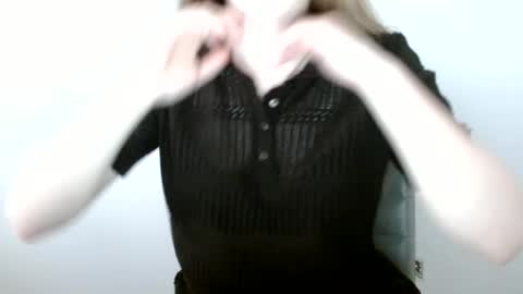 Snapshot of love_vivian chatting on July 2026 11:12:01 AM Vivian online show from July 2026 11:12:01 AM