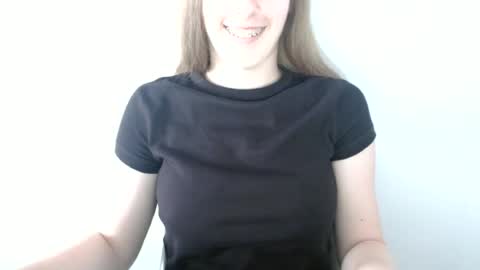 Snapshot of love_vivian chatting on July 2026 03:03:02 PM Vivian online show from July 2026 03:03:02 PM