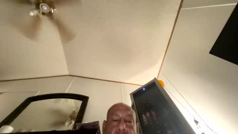 loveazz4me online show from April 2026 11:19:02 AM