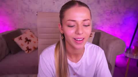 loveedove online show from May 2026 04:04:02 PM