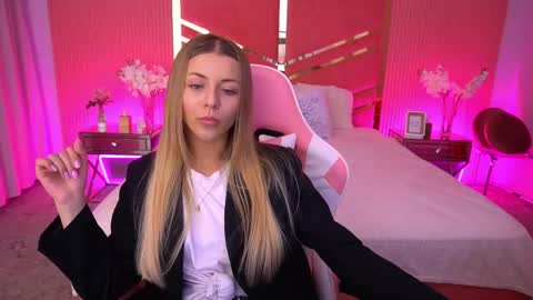 loveedove online show from May 2026 01:52:02 PM