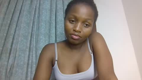 Snapshot of lovelbrownie chatting on October 2025 10:22:02 PM lovelbrownie online show from October 2025 10:22:02 PM