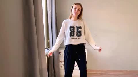 Ella online show from December 2025 06:12:02 AM