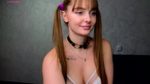 Snapshot of lovelly_molly chatting on February 2026 05:44:02 PM Molly online show from February 2026 05:44:02 PM