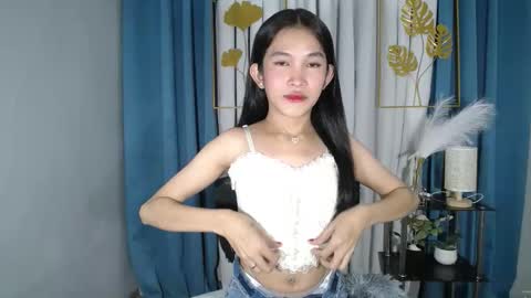 Snapshot of lovely_bellax chatting on May 2026 02:02:02 PM BELLA online show from May 2026 02:02:02 PM