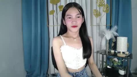 Snapshot of lovely_bellax chatting on May 2026 12:38:02 AM BELLA online show from May 2026 12:38:02 AM