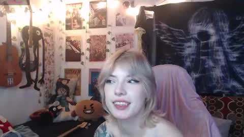 Snapshot of lovely_cass chatting on June 2026 05:12:01 AM Cassie online show from June 2026 05:12:01 AM