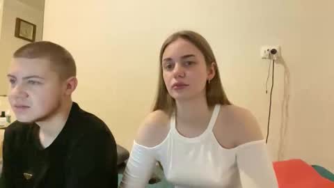 lovely_couple00 online show from February 2026 03:29:02 AM
