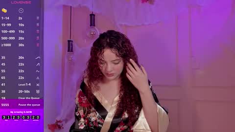 Snapshot of lovely_emma18 chatting on October 2025 01:56:02 PM Emma online show from October 2025 01:56:02 PM