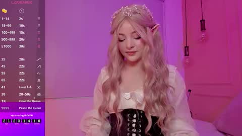 Snapshot of lovely_emma18 chatting on October 2025 01:45:02 PM Emma online show from October 2025 01:45:02 PM