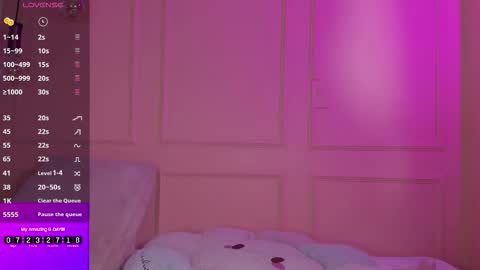 Snapshot of lovely_emma18 chatting on November 2025 01:32:02 PM Emma online show from November 2025 01:32:02 PM