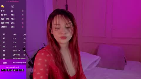 Snapshot of lovely_emma18 chatting on November 2025 01:22:01 PM Emma online show from November 2025 01:22:01 PM