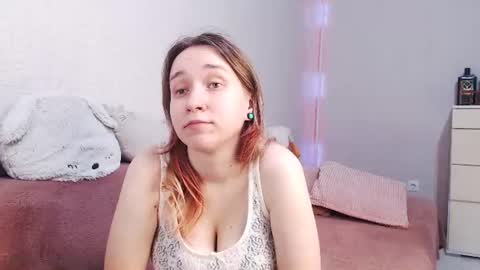 Snapshot of lovely_hayley chatting on June 2026 08:21:01 PM Lovely Hayley online show from June 2026 08:21:01 PM