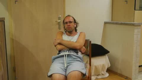 Lou online show from September 2025 01:38:02 AM